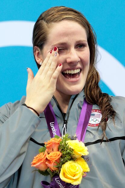 Missy Franklin, nadadora estadounidense, lloró de alegría cuando le entregaron su medalla.