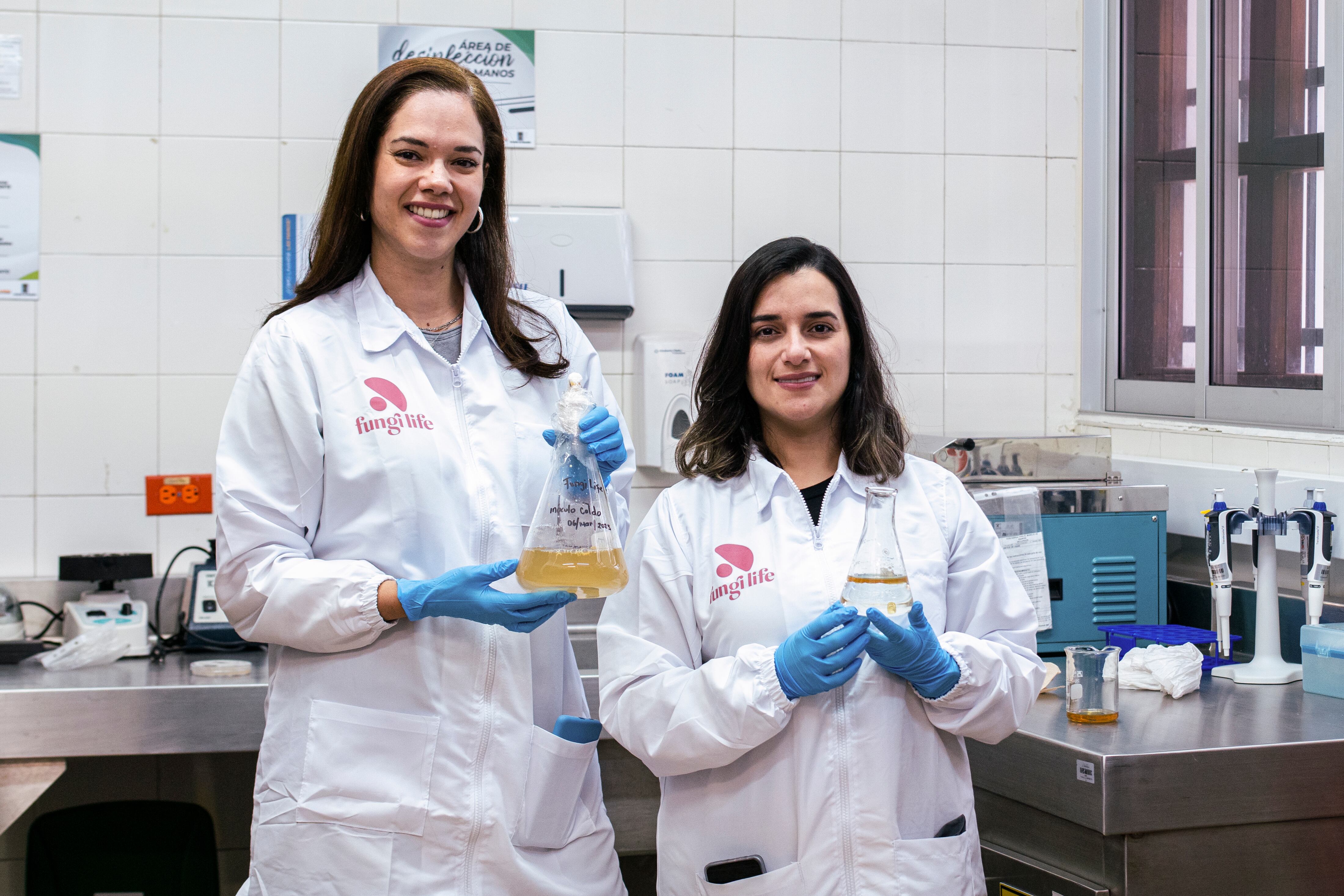 María Isabel Gaviria y Marybel Montoya, las científicas paisas que descubrieron cómo los hongos pueden ser motor de una revolución industrial sostenible