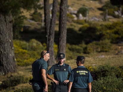 Tres agentes de la Guardia Civil, en una imagen de archivo.