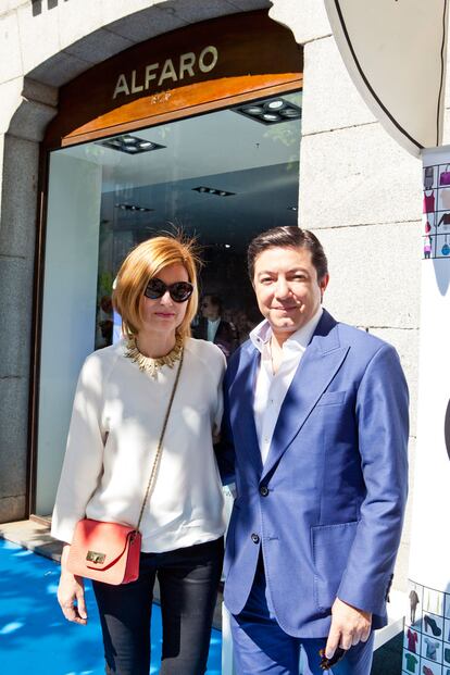 Empar Prieto, directora de S Moda, con Pedro Calvo, delegado de Economía, Empleo y Participación Ciudadana del Ayuntamiento de Madrid.