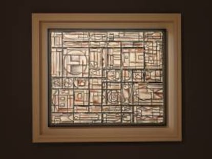 Fotografía del 24 de mayo de 2013 de la obra "Composición constructiva" del pintor uruguayo Joaquín Torres García.