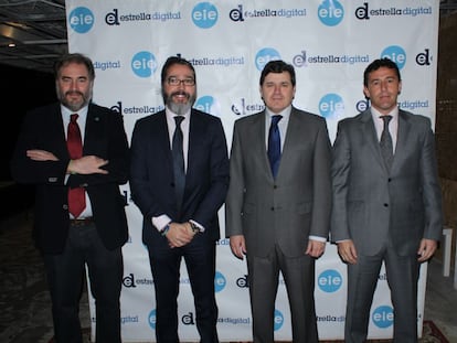 De izquierda a derecha: Joaquín Vidal, director de Estrella Digital, Borja Gutiérrez, el viceconsejero Miguel Ángel Ruiz y César Muñoz.