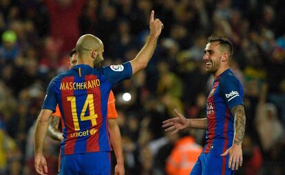 Mascherano celebra su gol con Alc&aacute;cer.