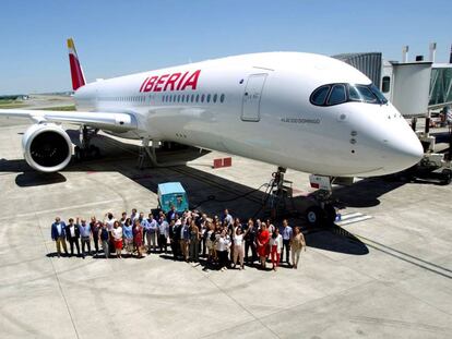 Presentación en Toulouse del nuevo avión de Iberia de la serie A350-900, bautizado en honor del tenor español Plácido Domingo,