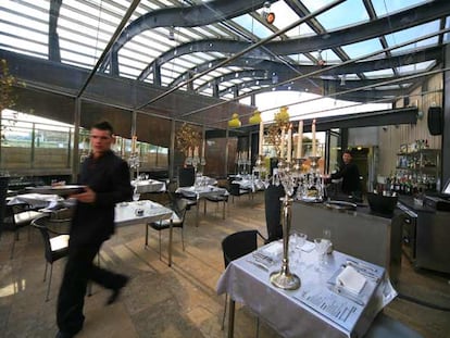 Comedor del restaurante El Cielo del Urban, en la azotea del hotel Urban, situado en el centro de Madrid.