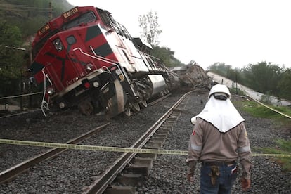 La empresa Ferromex, propietaria de estos trenes, será la encargada de retirar los vagones descarrilados.