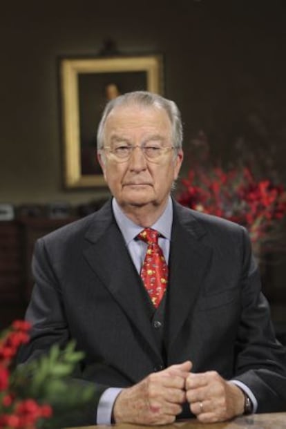 El rey Alberto II de Bélgica durante la grabación del mensaje navideño.