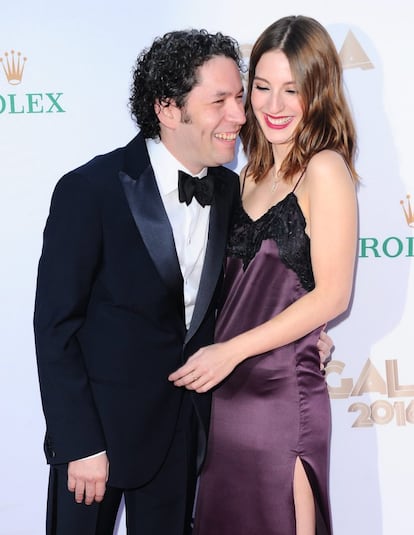 Esta semana también se ha revelado que el director de orquesta Gustavo Dudamel y la actriz María Valverde se casaron hace unas semanas. El venezolano y la española celebraron una íntima ceremonia en Las Vegas (EE UU).