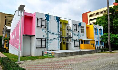 Edificios en la calle Nanmen, cerca de la Universidad Nacional de Tainan (Taiwan).