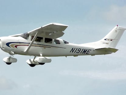 Imagen de archivo de una avión Cessna 206