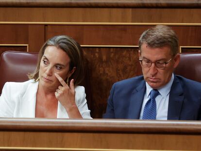 Alberto Núñez Feijóo y Cuca Gamarra, durante la sesión constitutiva de las Cortes, el jueves.