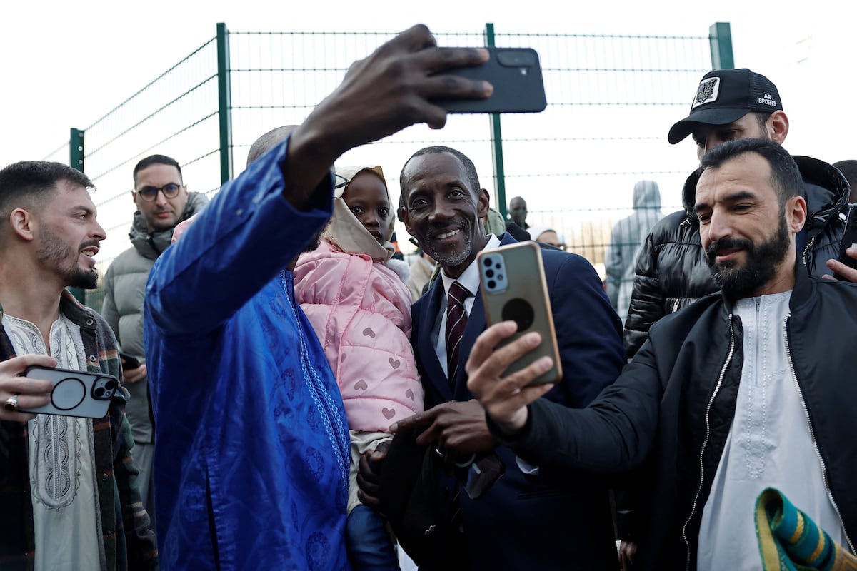 La Francia Insumisa consolida su apuesta por el voto de origen inmigrante en la ‘banlieue’