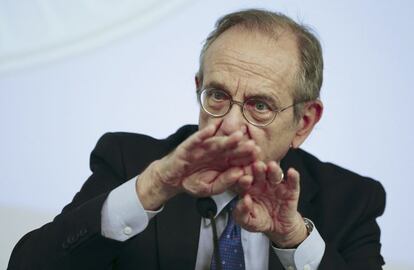 Ministro de econom&iacute;a italiano, Pier Carlo Padoan 