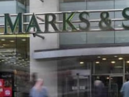 Tienda de Marks & Spencer en el centro de Inglaterra