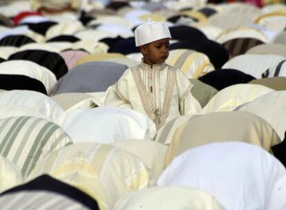 Musulmanes ceutíes rezan, en octubre de 2008, para celebrar el final del Ramadán.