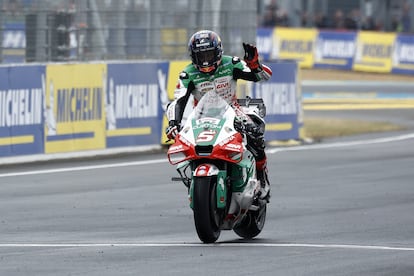 Johann Zarco celebra su victoria en el GP de Francia.