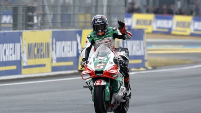 Johann Zarco celebra su victoria en el GP de Francia.