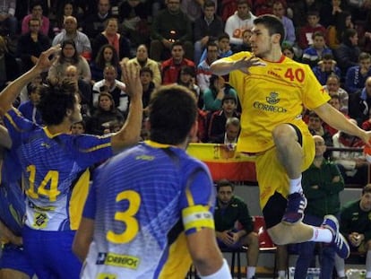 Alex Dujshebaev, contra Brasil antes de la lesión.