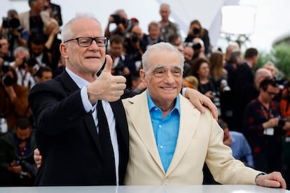 Thierry Fremaux (izquierda) posaba el domingo con Martin Scorsese en la alfombra roja de Cannes.