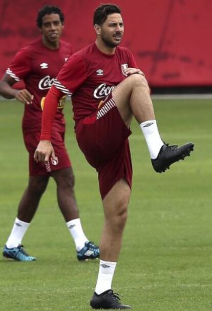 Claudio Pizarro, en un entrenamiento con Perú