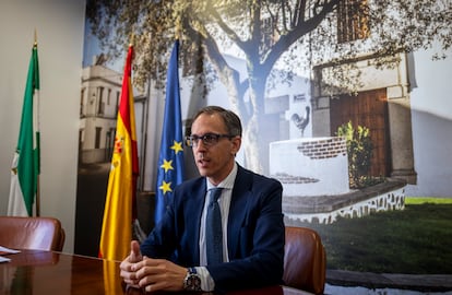 El alcalde de Pozoblanco (Córdoba), Santiago Cabello. FOTO: PACO PUENTES (EL PAÍS).