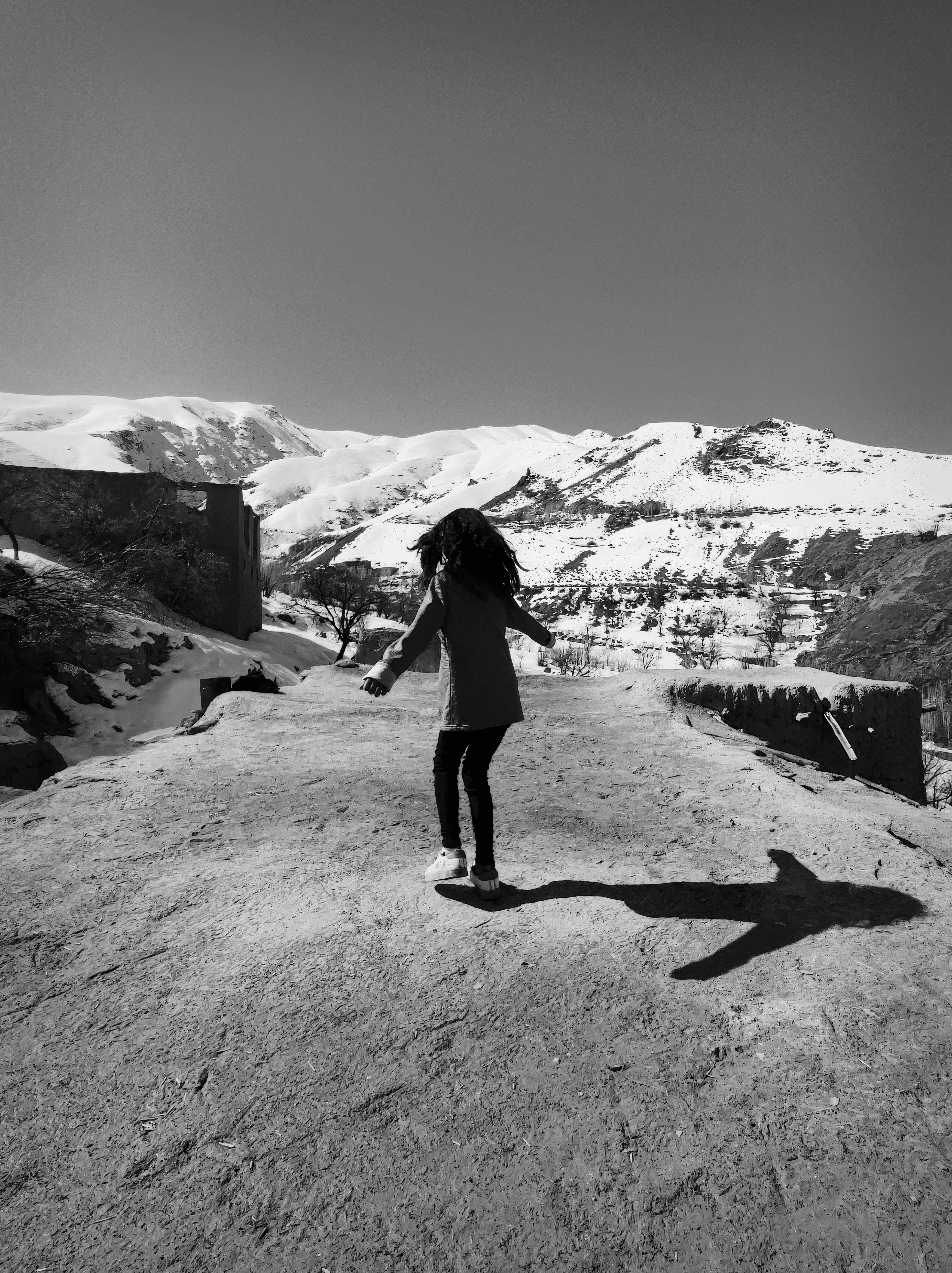 “Baila y sé feliz”: fotografías y versos de afganas que sueñan con ser libres