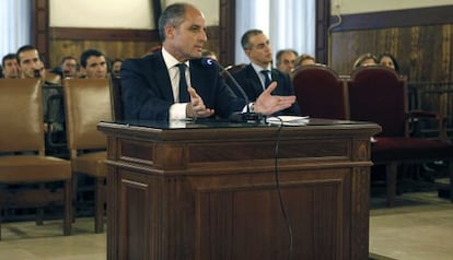El expresidente de la Generalitat Valenciana Francisco Camps, en la causa por los trajes de Gürtel.
