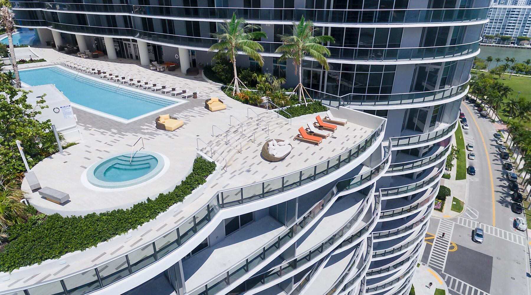 Vista del condominio Aria on the Bay en Miami, Florida.