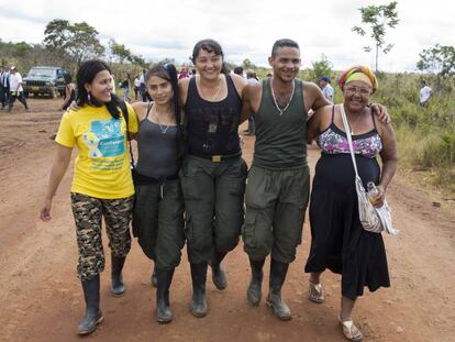 Miembros de las FARC, tras los acuerdos que deben conducir a la paz. 