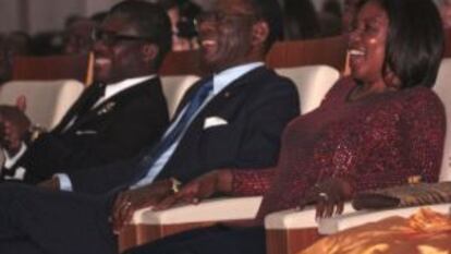 El presidente de Guinea Ecuatorial, Teodoro Nguema Obiang (en el centro), con su familia, el pasado octubre en Malabo. 