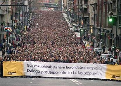 La cabeza de la marcha, en la calle de la Autonomía, poco antes de llegar a la plaza de Zabalburu.