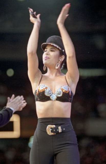 Selena en un concierto en 1993