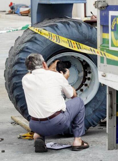 Detalle de la grúa que manipulaba el trabajador fallecido.