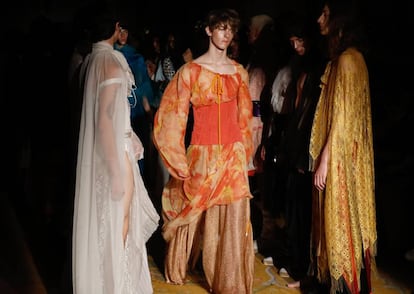 Un instante del desfile parisino de 'Pompeii', la colección primavera / verano 2020 de la firma española Palomo Spain.