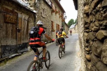 Ruta cicloturista por el Valle de Arán (Pirineo catalán).