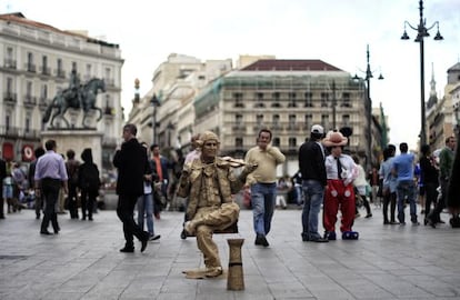 One of the Puerta del Sol's many street entertainers.