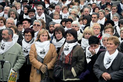 Concentración de Etxerat de respaldo a la próxima manifestación de apoyo a presos de ETA.