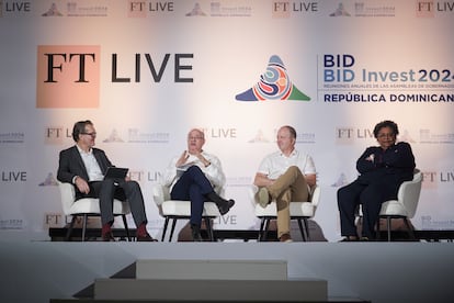 Michael Stott, Ilan Goldfajn, Carlos Fernández y Mia Mottley.