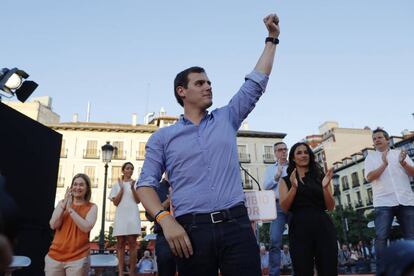 El candidato a la presidencia del gobierno por Ciudadanos, Albert Rivera, en el acto de cierre de campaña que la formación naranja celebra esta tarde en la madrileña plaza de Ópera.