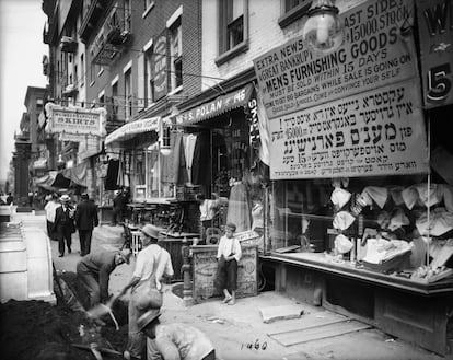 Imagen tomada el 29 de julio de 1908, que documenta una obra en Delancey Street (Foto: New York City Municipal Archives, Department of Bridges/Plant & Structures)