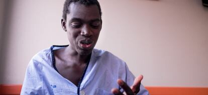 Mamadou Diara, antes de salir del hospital melillense.