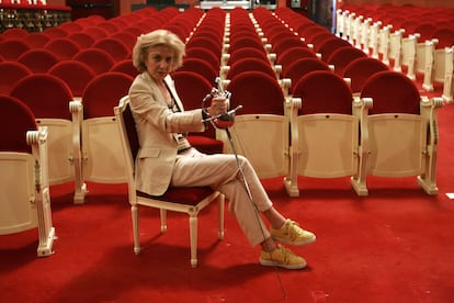 The performer Marisa Paredes, at the Spanish Theater in Madrid, where she represents the play 'Hamlet', by William Shakespeare, in 2006. 