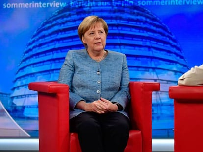 La canciller alemana, Angela Merkel, durante una entrevista el domingo en la cadena pública alemana, ARD. 