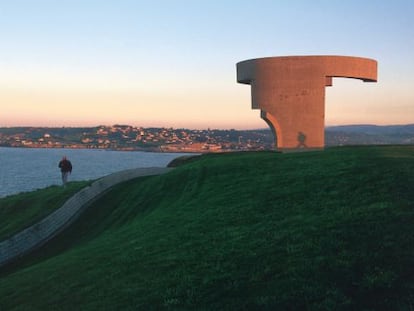 Cerro de Santa Catalina, en Gij&oacute;n, donde Eduardo Chillida instal&oacute; en 1999 su &#039;Elogio del Horizonte&#039;. 