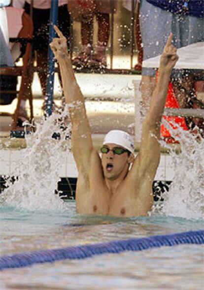 Michael Phelps, tras batir un récord mundial.