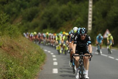 El pelotón durante la decimocuarta etapa de la Vuelta Ciclista a España 2016.