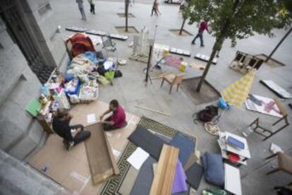 Acampada en contra la 'ley mordaza' frente al Ayuntamiento de Madrid.