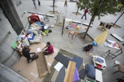 Acampada en contra la 'ley mordaza' frente al Ayuntamiento de Madrid.