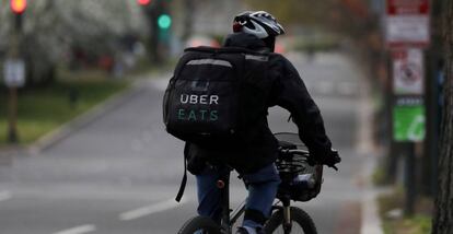 Repartidor de Uber Eats en Washington DC, el 1 de abril.