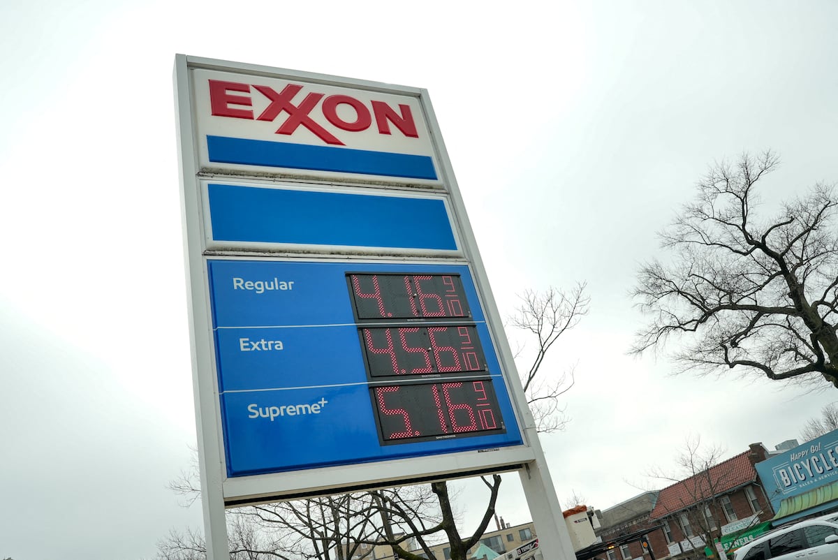 EE.UU. enfrenta crisis energética: precios del petróleo en alza